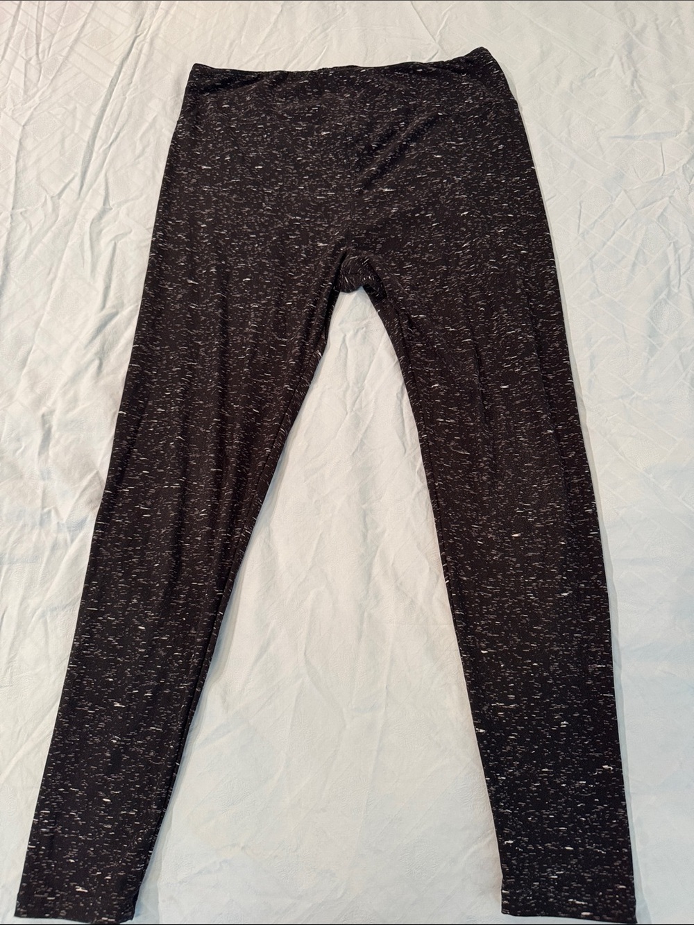 LuLaRoe Women’s Black Flecked Knit Leggings